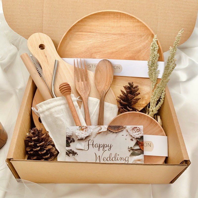

1Set Hampers Wedding/Birthday/Graduation