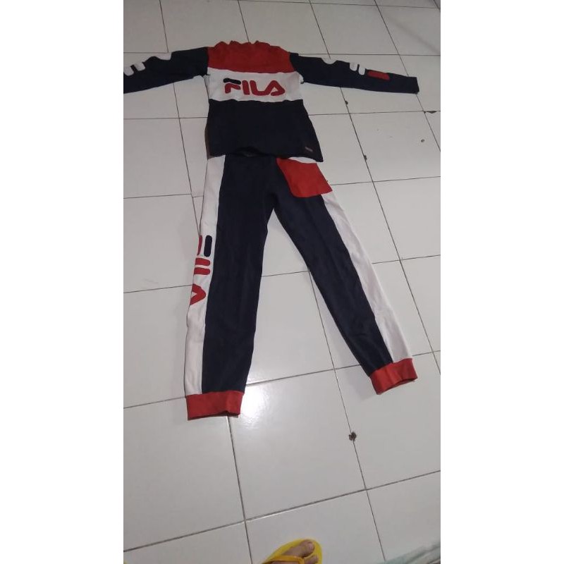 setelan olahraga miss T