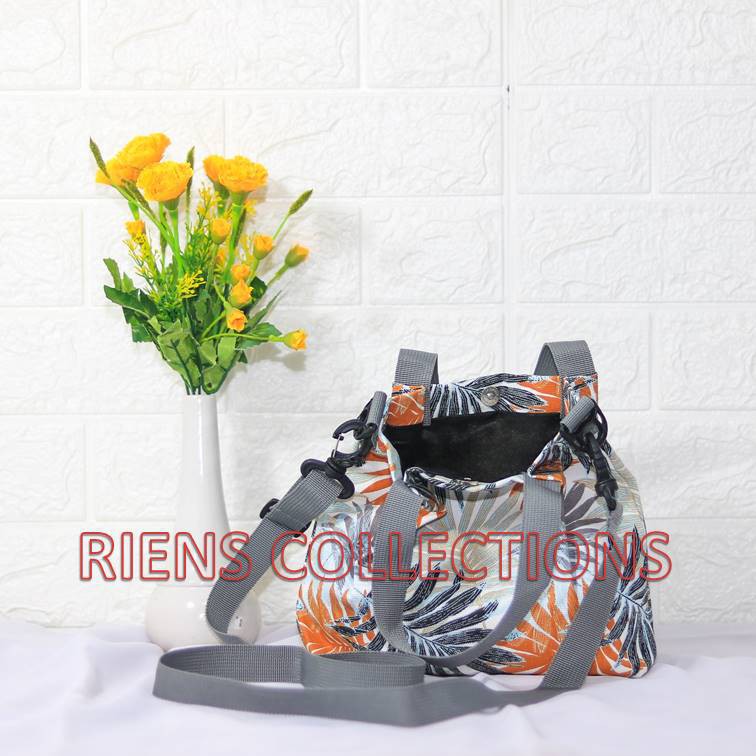 RIENS COLLECTIONS. SLING BAG TAS SELEMPANG KANVAS MOTIF  FLORAL PALM ORANGE. Tas Jogja Tas Kanvas Tas Souvenir Jogja