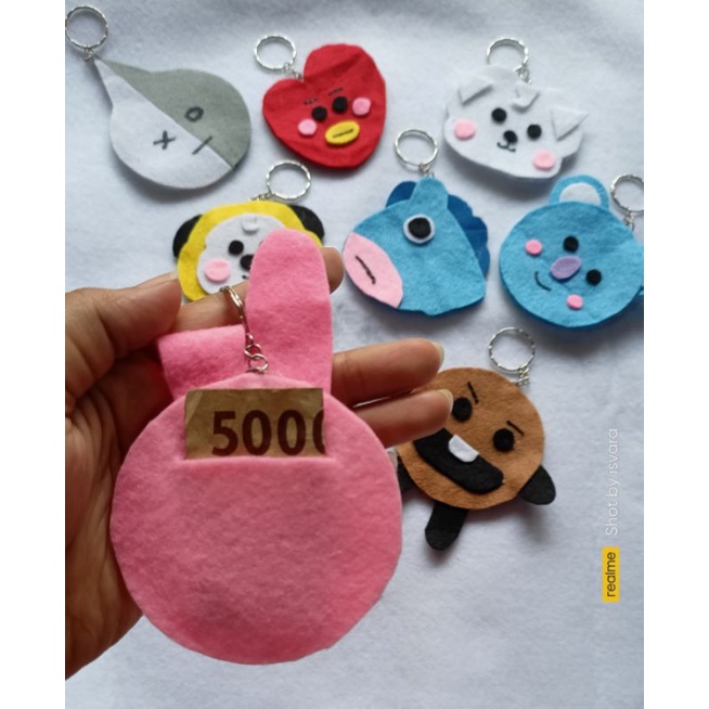 

souvenir gantungan amplop angpao angpou lebaran flanel karakter bt21 lucu imut murah