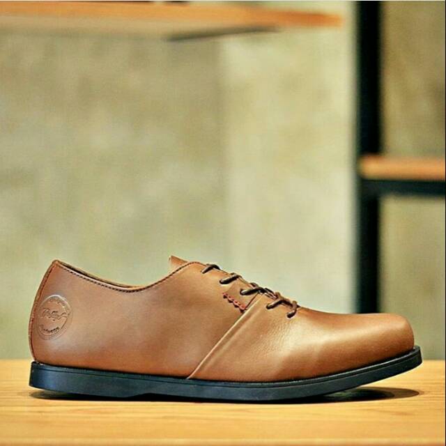 Sepatu Pantofel Casual Tali Bradleys Houbis Low