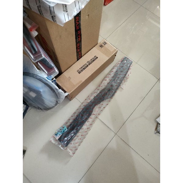 Support radiator atas bullhead atas palang radiator atas upper calya sigra ASLI