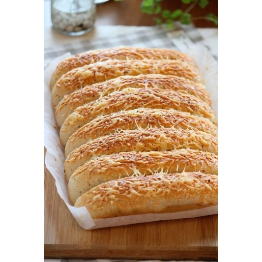 

LONG CHEESE BREAD