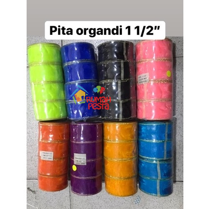

Pita Satin Organdi List Gold 1 1/2 Inch / Pita satin 4 cm untuk Hiasan Souvenir Hadiah Gift Hampers Dus Box Kado / Pita Kado