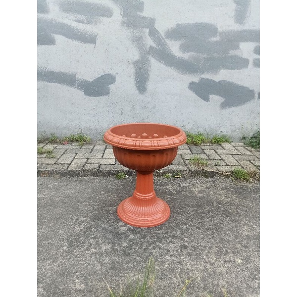 Pot Bunga Piala Kaki Tinggi Phylia Coklat TERBARU