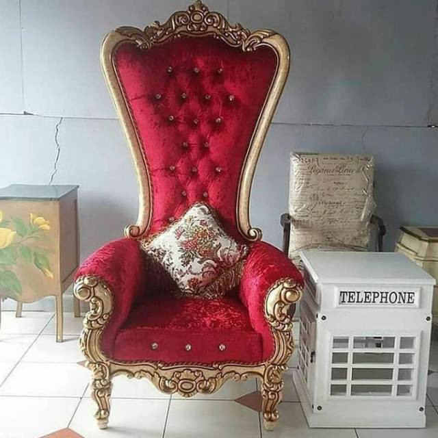 KURSI SOFA RAJA ATAU RATU