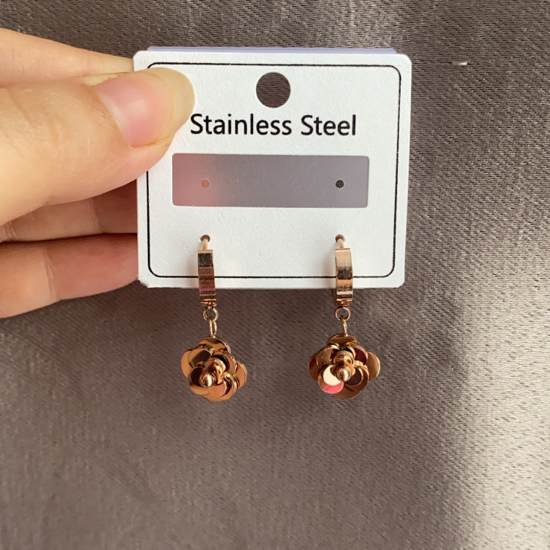 Anting Titanium Rose Gold Asli Wanita Fashion Anti Karat Murah AA042 motif bunga cakep feminim