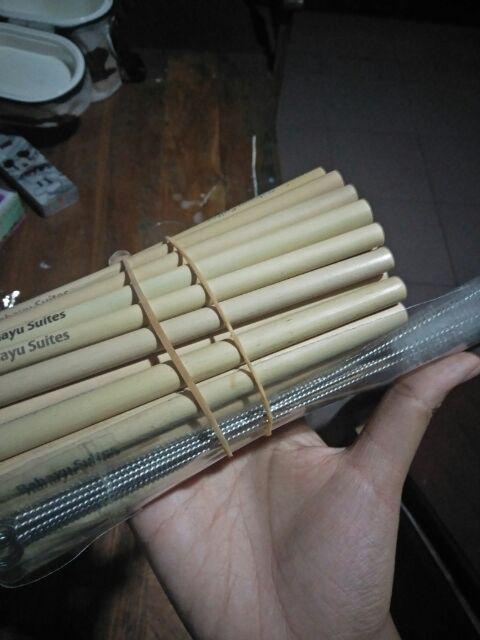 Sedotan Bambu Dengan Grafir