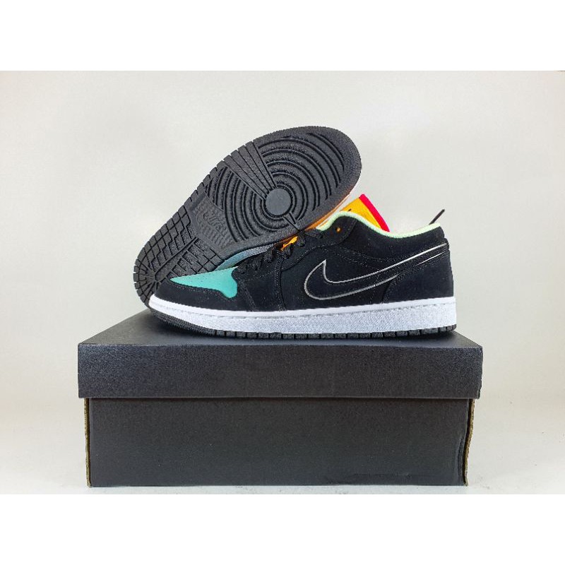 SEPATU BASKET AIR JORDAN 1 LOW SE BLACK AURORA GREEN LASER ORANGE