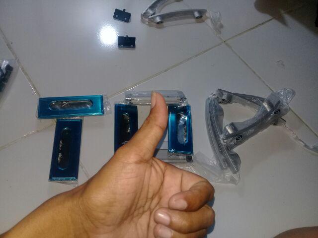 Engsel Pivot Pintu 12mm / Engsel Tanam Plastik