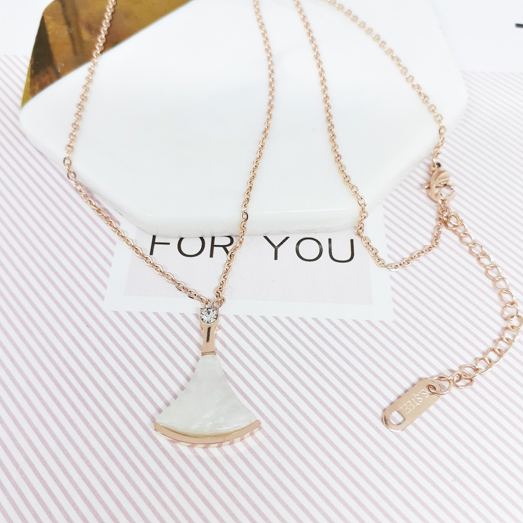 Kalung Fashion Korea Titanium Kipas Marble White Rose Gold And Black - BN370