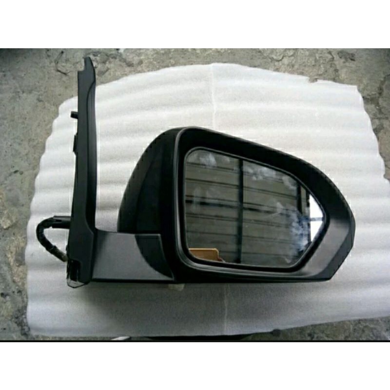 spion Daihatsu new sirion