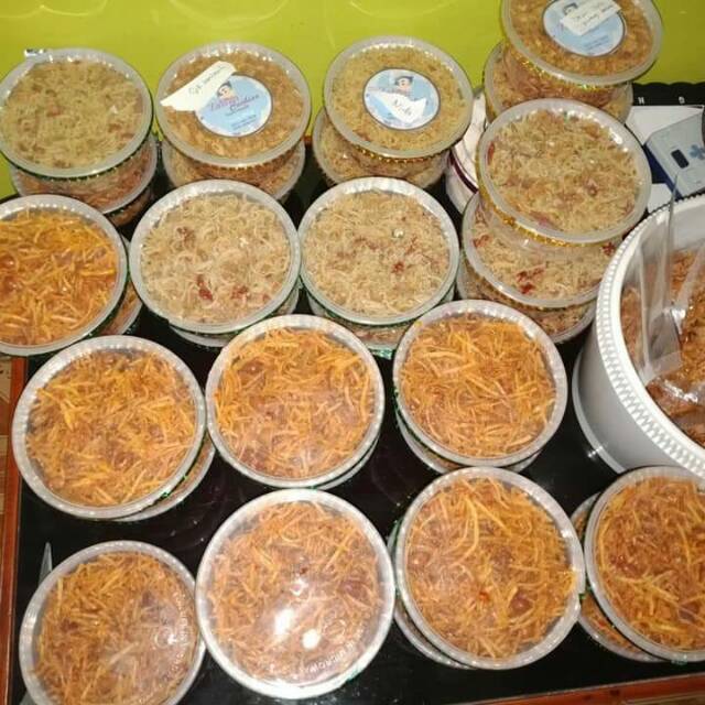 

Kentang Mustofa balado variasi kacang maknyuuss cup 400 ml.