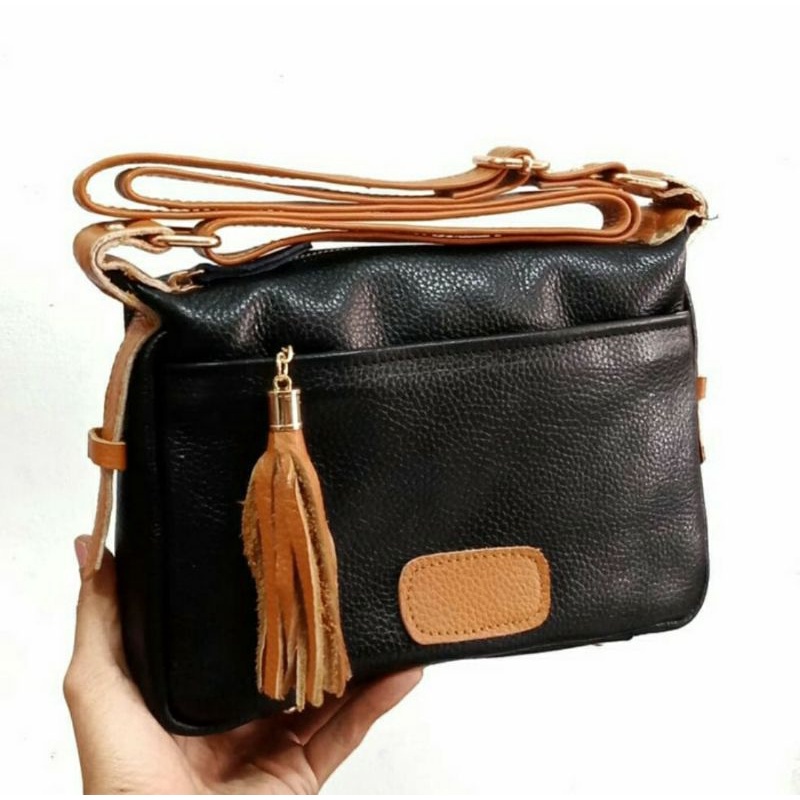 Tas Selempang Kulit Kecil Wanita