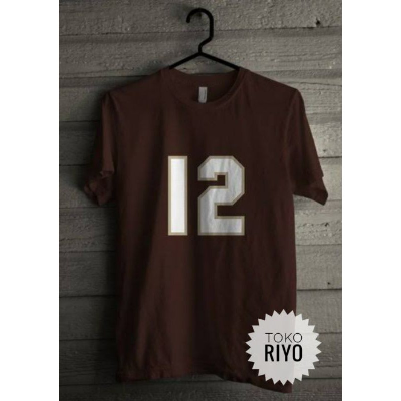 Kaos pria merah maroon