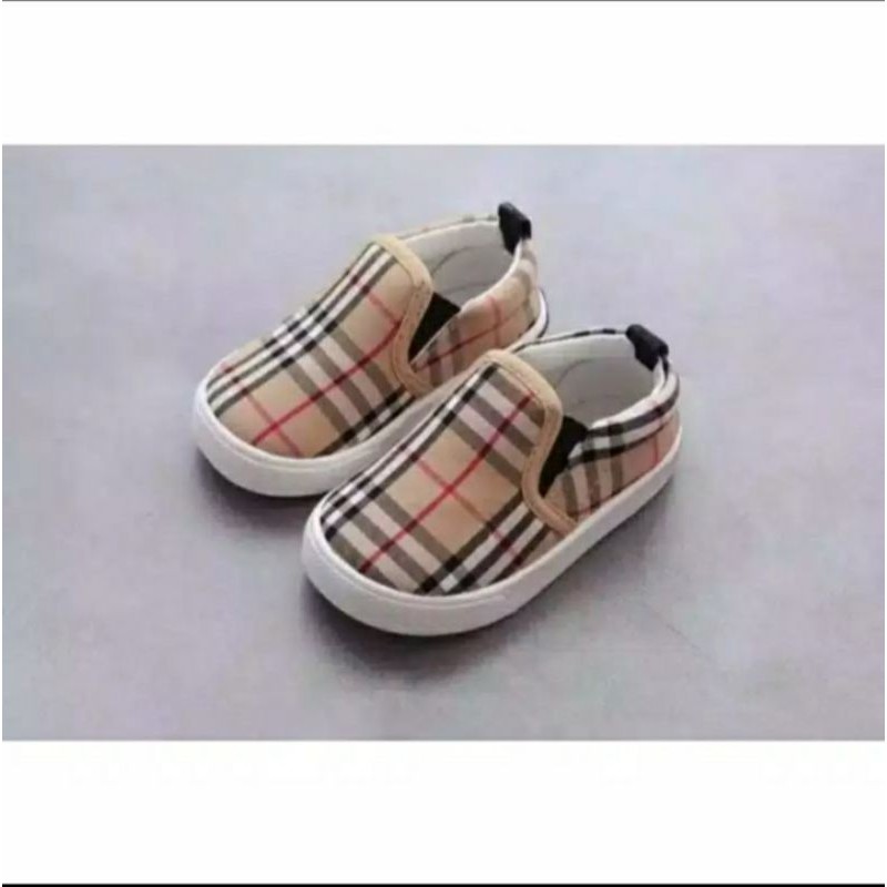 Sepatu Anak Slip On Motif Kotak-Kotak Umur 1-3 tahun