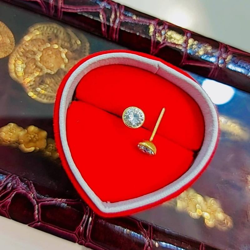 Anting Tusuk Permata Putih