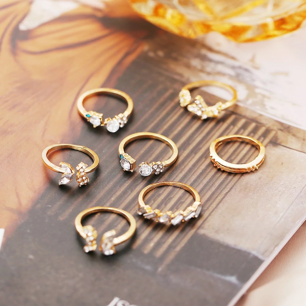 7pcs / Set Cincin Bentuk Bunga Butterfly Aksen Kristal Gaya Vintage Untuk Wanita