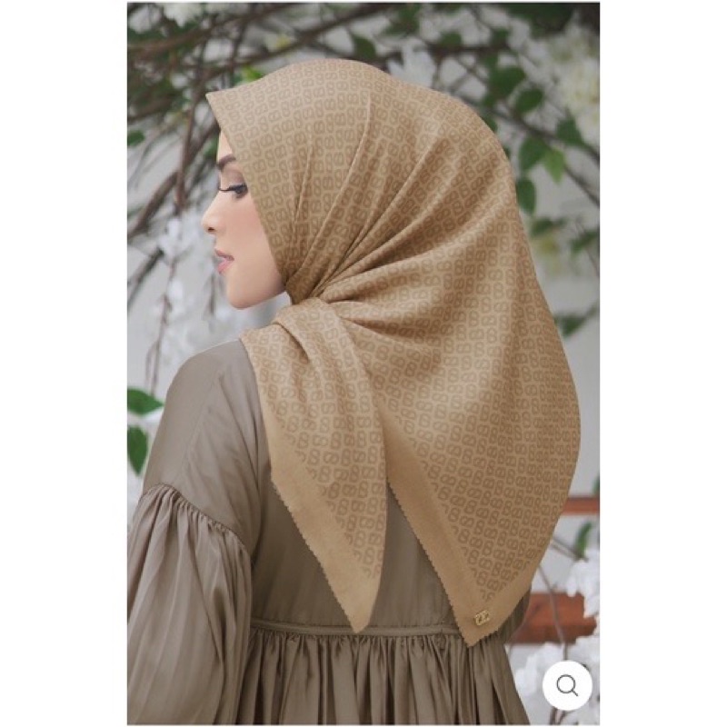 The Tapis square NAVAJO buttonscarves