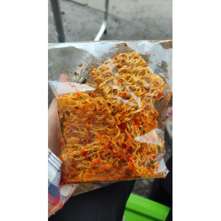 

Mie kering pedas | mie kering daun jeruk | mie | cemilan pedas | jajanan pedas