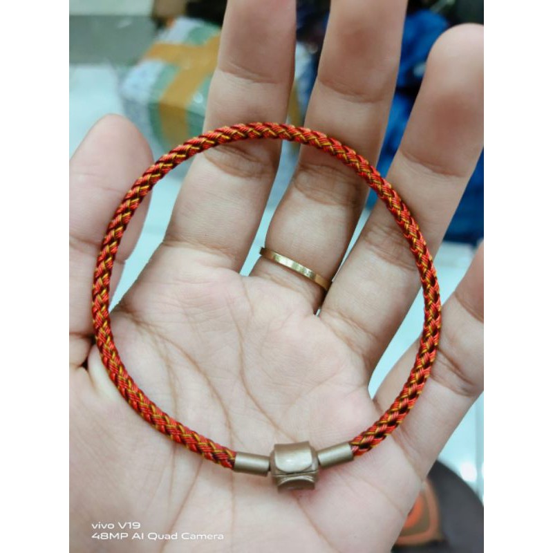 Gelang kawat kancing