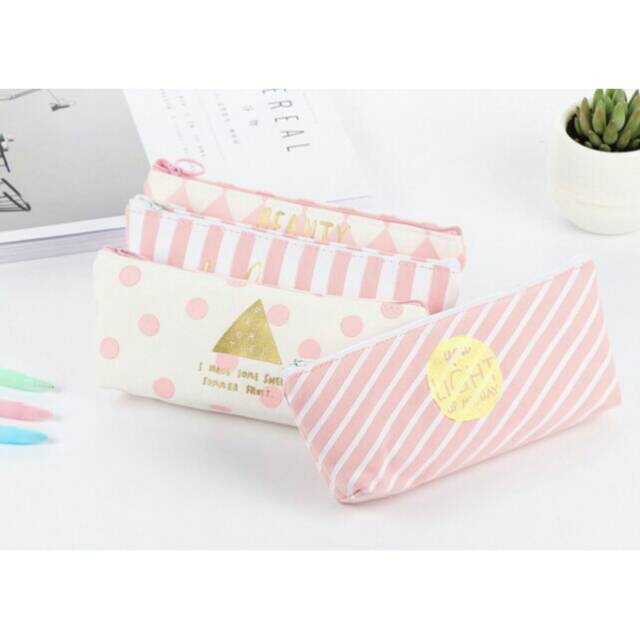 

Tempat Pensil Kanvas Beauty Like The Dream