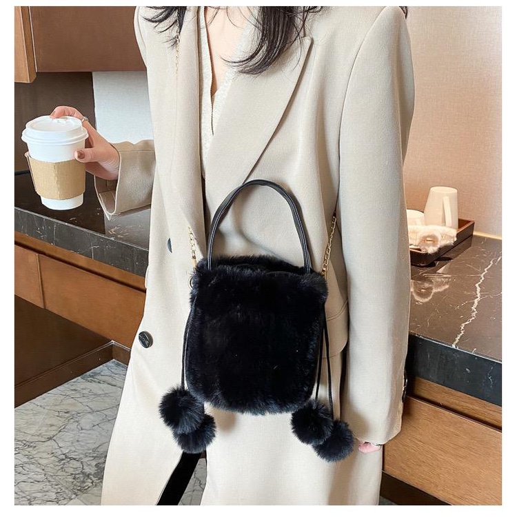 [littlecrab]Tas Wanita Bulu Model Ember Pom Pom Lembut Tas Lucu Cute Bucket Fluffy Bag Tas Selempang Tas Bahu Tas Unik Korean Style