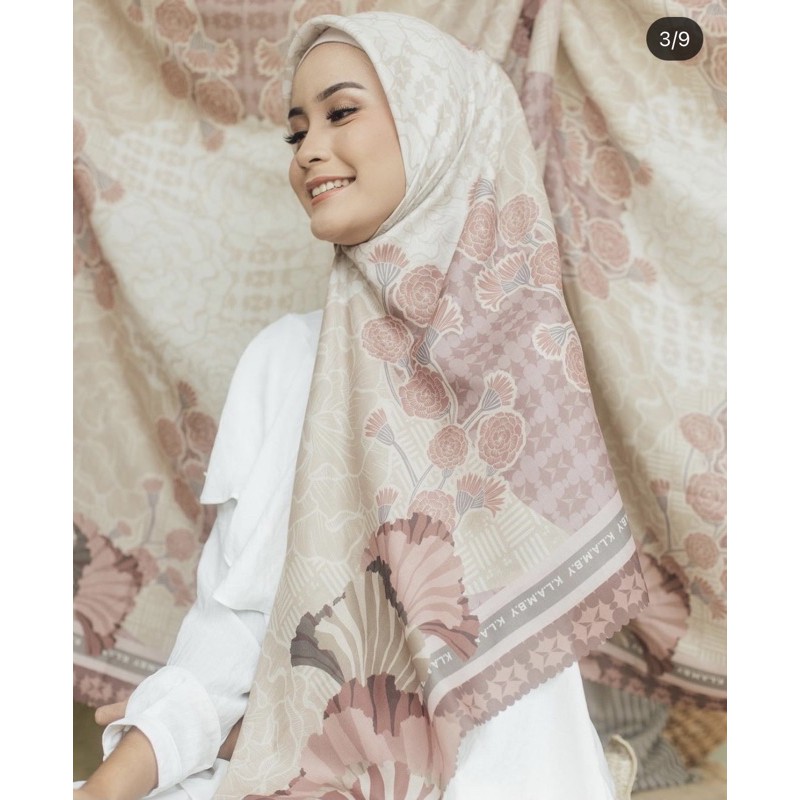 Bali Scarf Sunburn wearing klamby