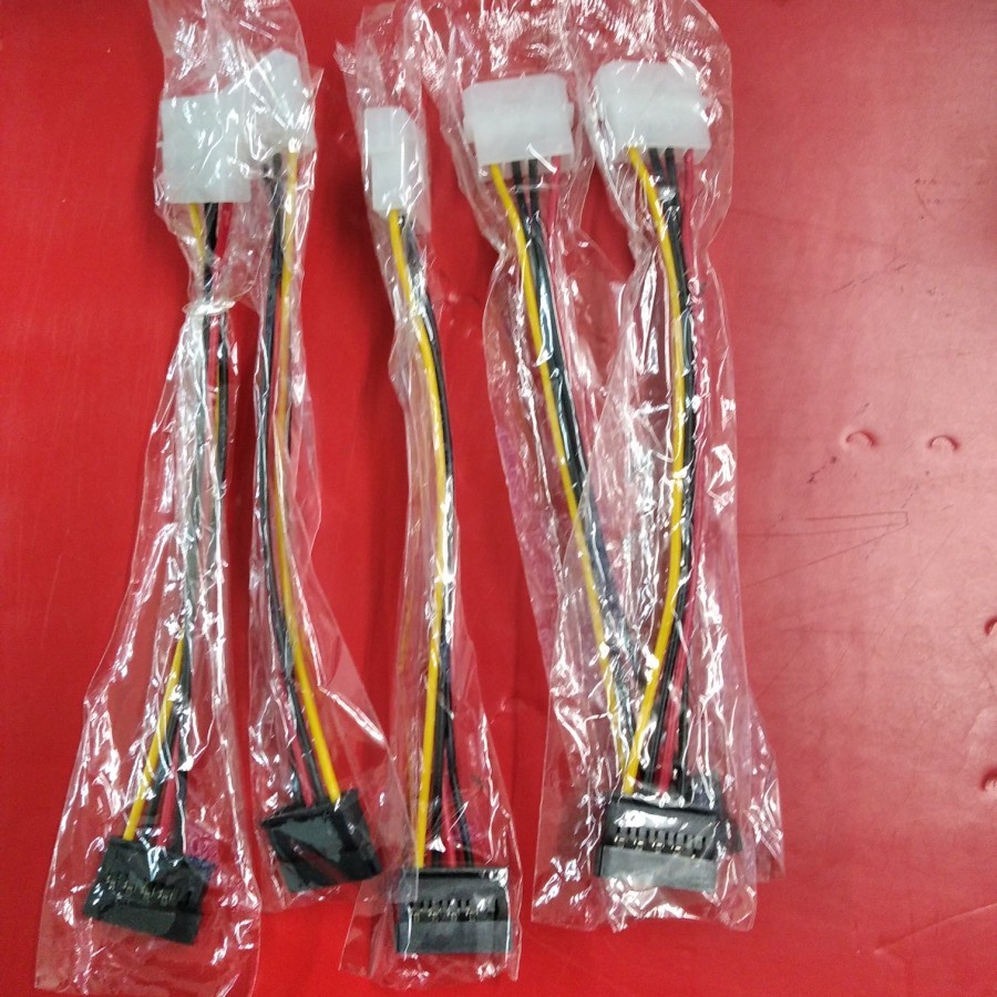 KABEL POWER SATA / Kabel Power SATA Male to IDE Female