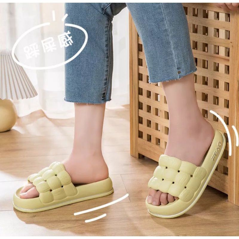 Sandal Jelly Wanita Korea Import Sol Tebal Empuk Bahan Karet Terbaru 2219 Motif Anyam