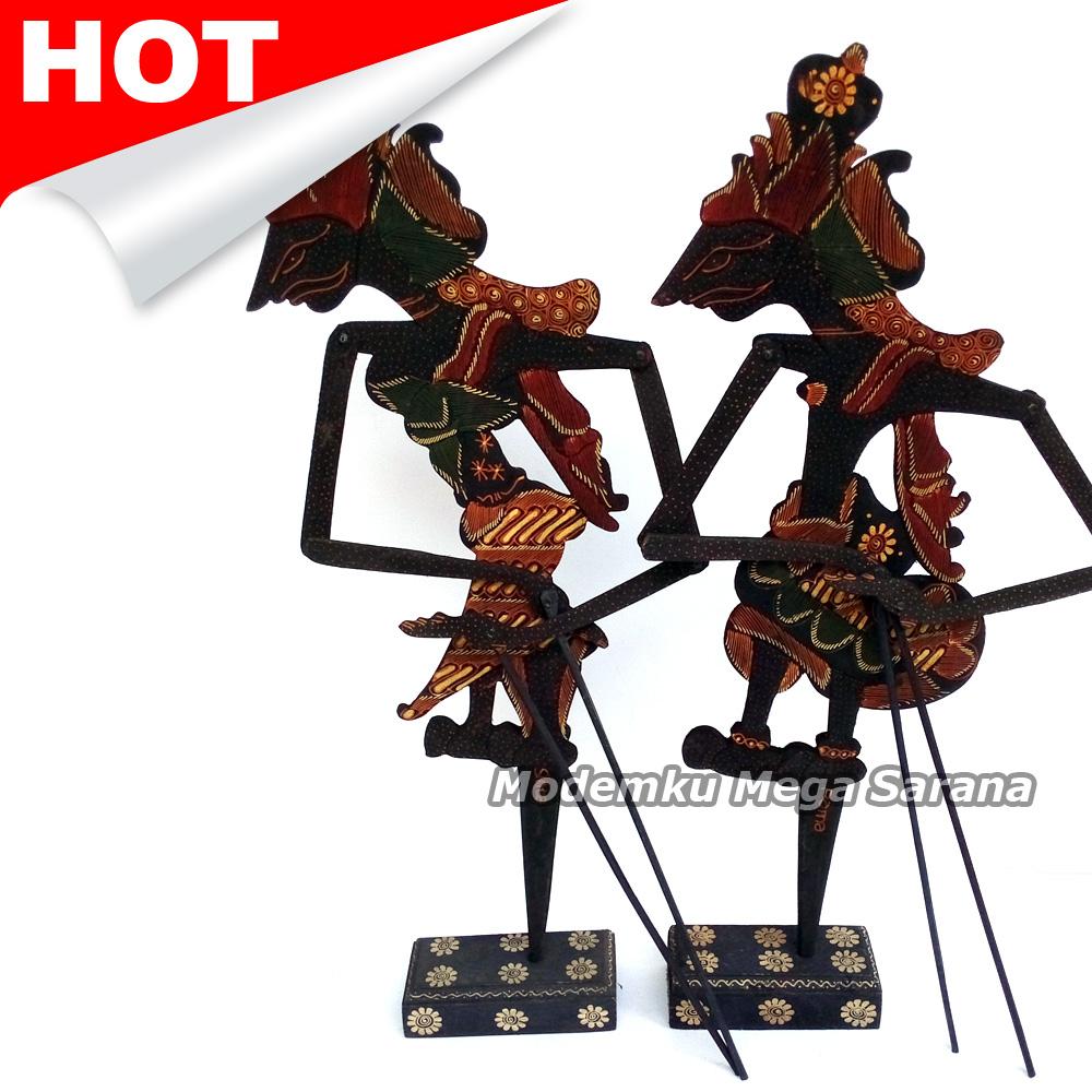 Miniatur Wayang Kayu Batik Rama Shinta - Ukuran L 45x17x0.8 cm