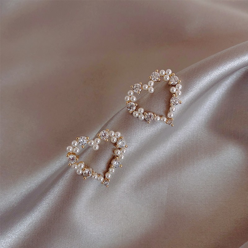 Anting S925 Silver Needle Bentuk Hati Aksen Mutiara Berlian Imitasi Gaya Retro