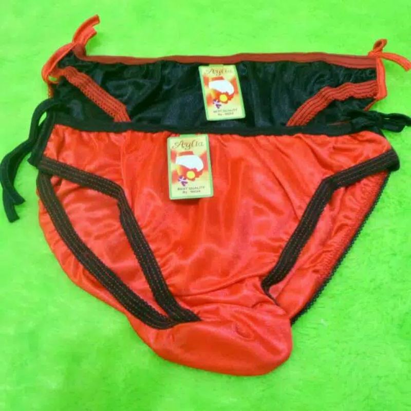 celana dalam wanita tali samping.