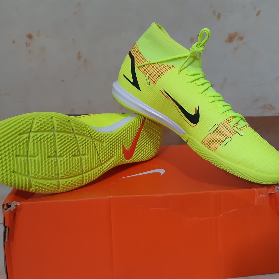 sepatu futsal Nike superfly 8 academy ic - Size 43