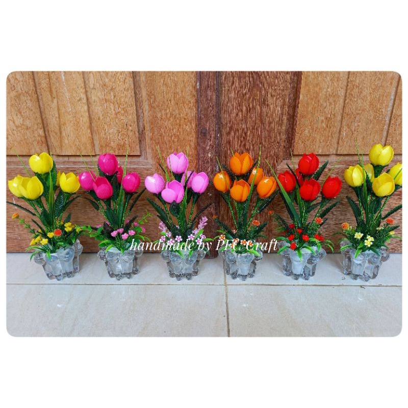 Bunga akrilik tulip