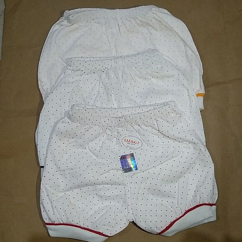 Celana pendek bayi  bintik bintik putik merk USAGi