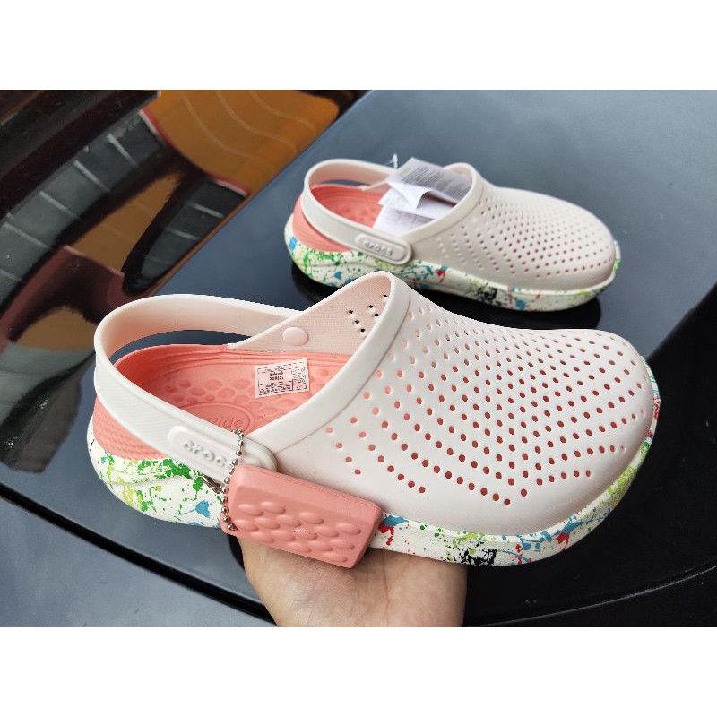 Sandal Crocs Literide Clog Motif / Crocs LiteRide Motif Clog / Sepatu Sandal Crocs