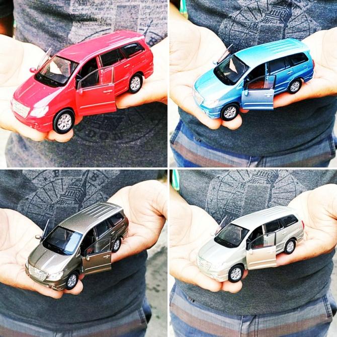 Diecast Miniatur Mobil Innova Bukan Reborn
