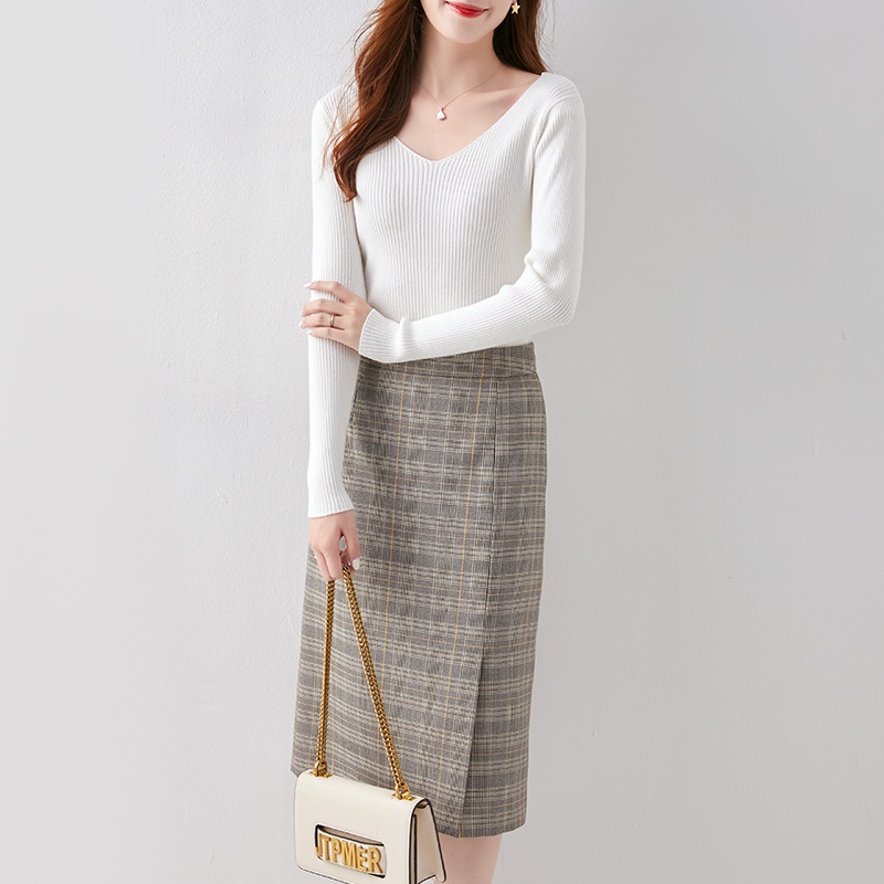 【Elegant】Korean Solid Rib Knit V Neck Sweater E087