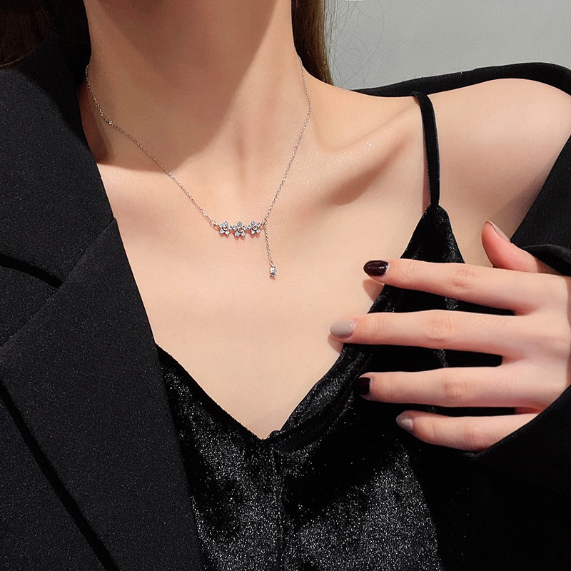 Kalung Choker Rantai Panjang Liontin Bunga Zircon Bahan Titanium Untuk Wanita