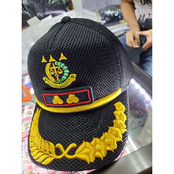 TOPI KEJAKSAAN DAN PANGKATNYA