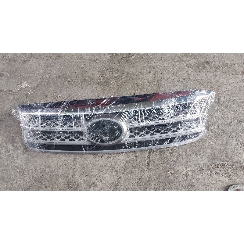 grill grille Toyota Fortuner 2010 original