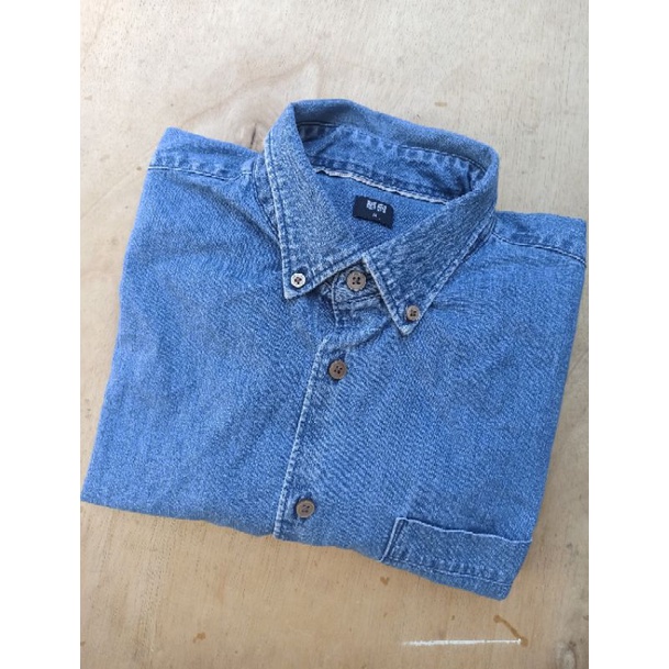 Kemeja Denim Selvedge Uniqlo M biru