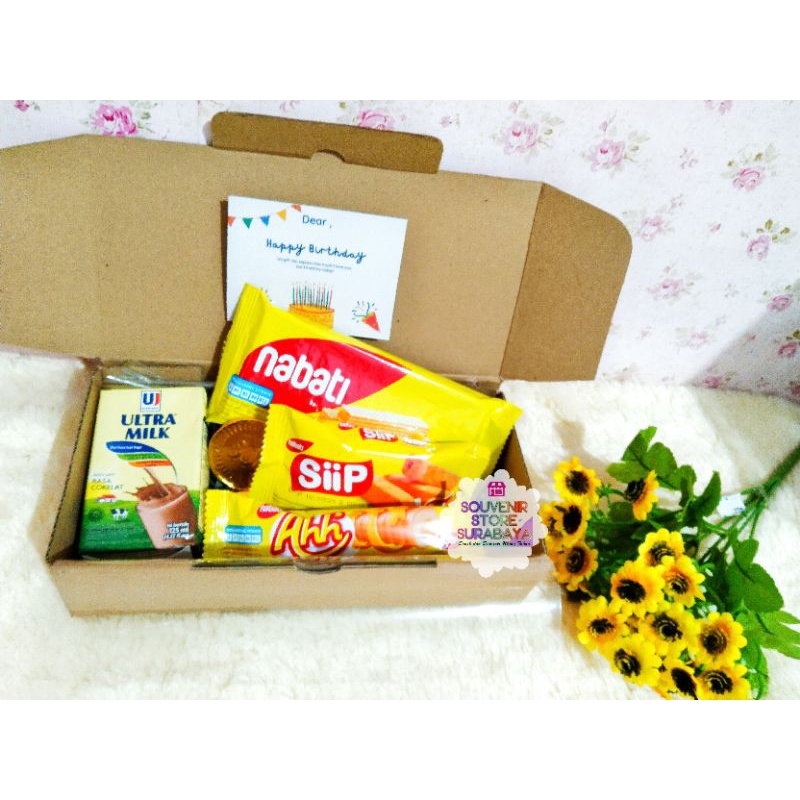 

Snack Box / Snack Box Graduation/ Gift Box Ultah/ Snack Ulang Tahun /Box snack Surprise/ SnackSempro