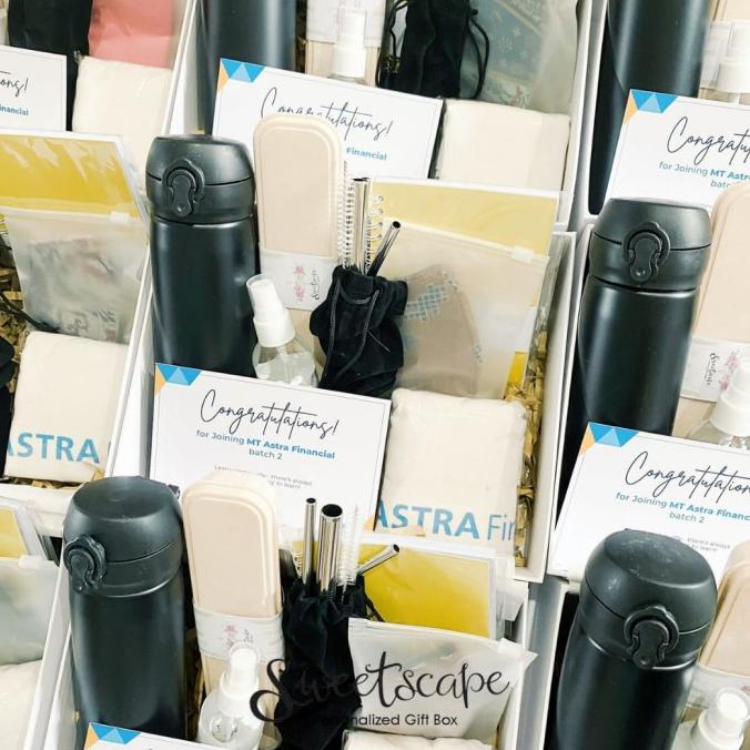 

GIFT BOX PACKAGE 240-PAKET HAMPERS 240 - KADO ANNIVERSARY PERUSAHAAN FGBV61352