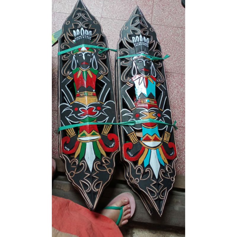 tameng/Perisai kayu 1 meter hiasan dinding hiasan tari dayak perisai tari dayak perisai kostum dayak
