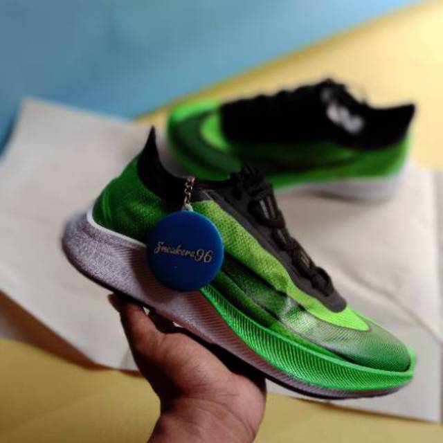  SEPATU  PRIA NIKE  ZOOM  FLY  3  ELECTRIC GREEN BLACK WHITE 