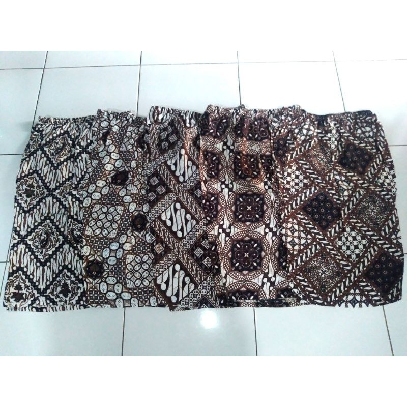 Celana pendek harian batik jogja malioboro