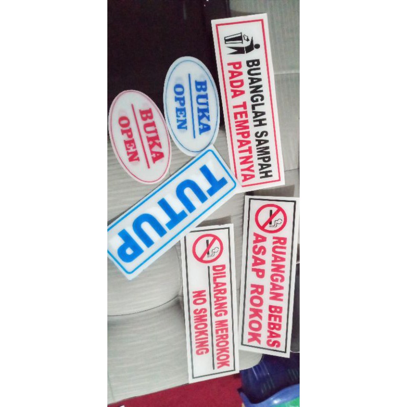 

sign plat akrilik/mika