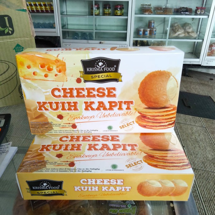 

kuih kapit cheese...